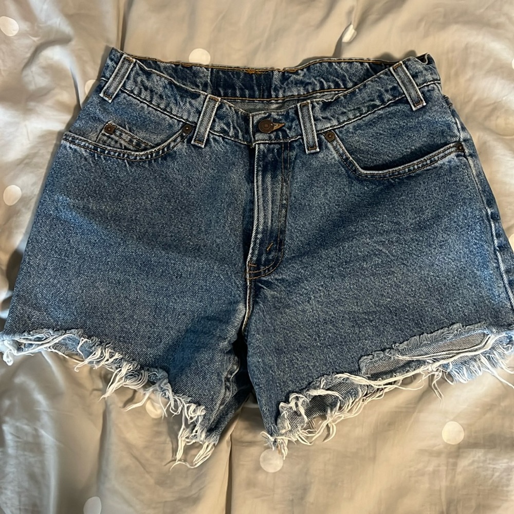 Levi’s 550 hand cut shorts